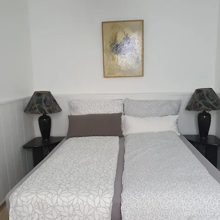 Feriehus Charmantes Haus Mit Terrasse Und Grossem Garten *