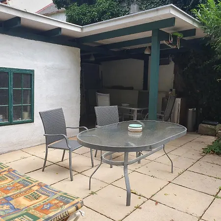 Ferienhaus Charmantes Haus Mit Terrasse Und Großem Garten *