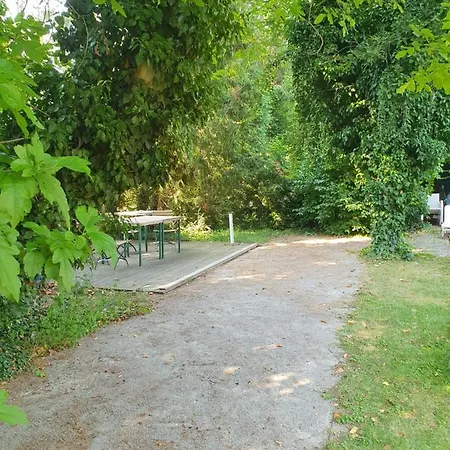 Feriehus Charmantes Haus Mit Terrasse Und Grossem Garten