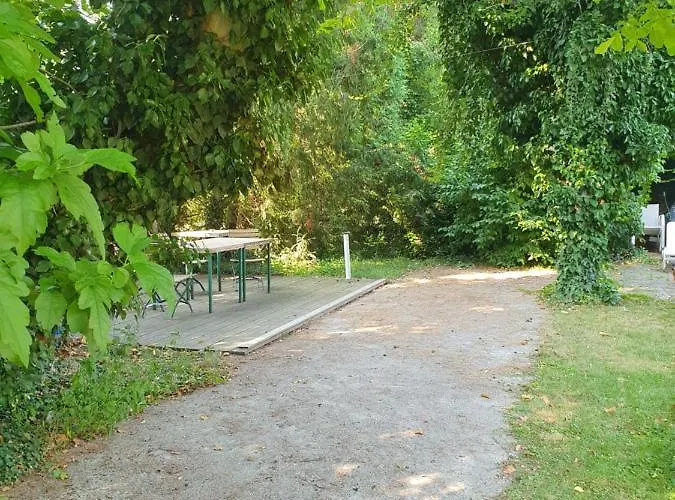 Feriehus Charmantes Haus Mit Terrasse Und Grossem Garten